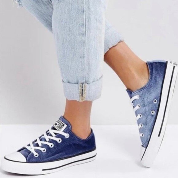 Women's Converse Blue Velvet Low Top Sneakers Size 7.5 - Picture 1 of 11